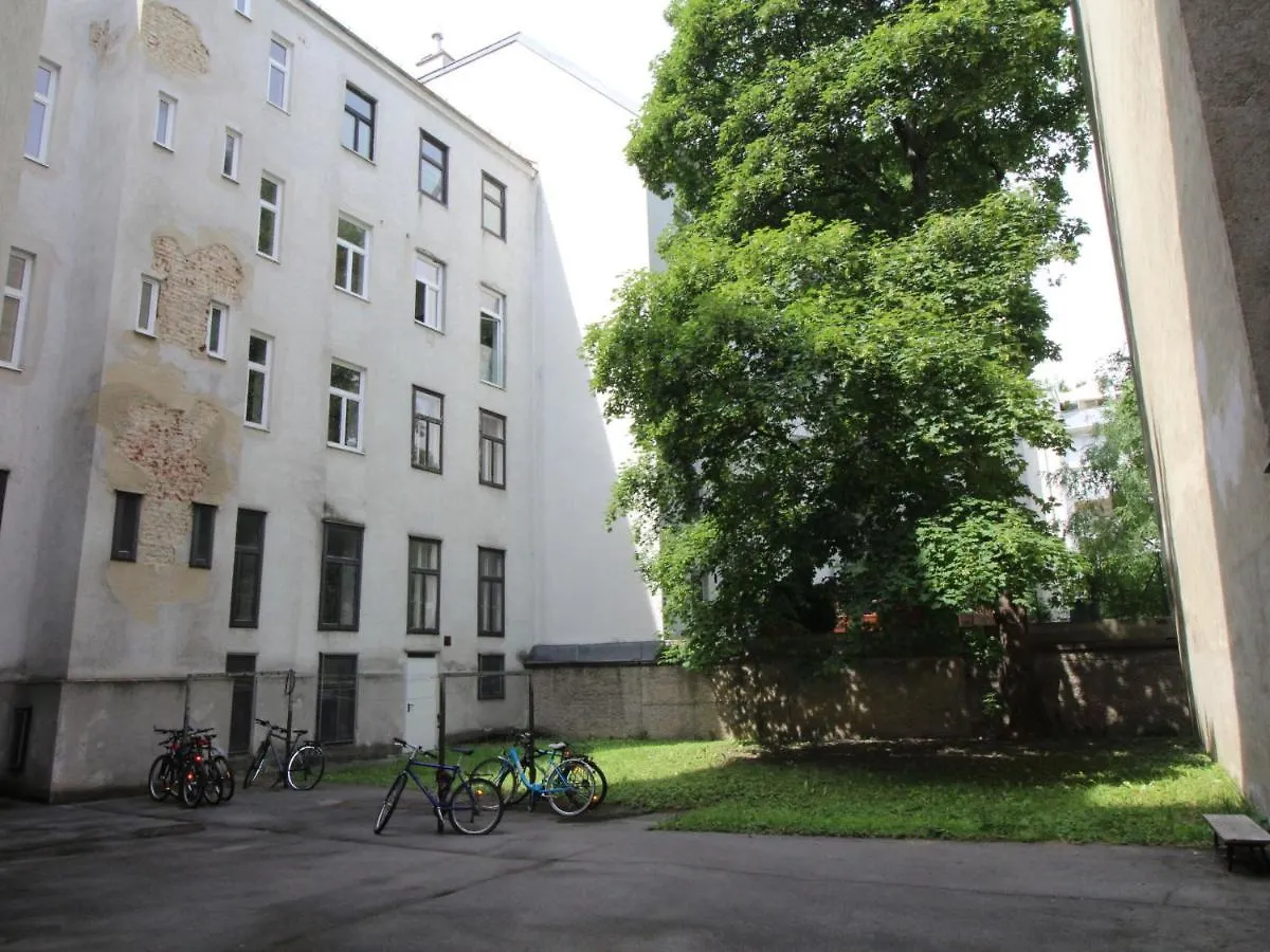 Studio Studio Meidling By Interhome Vienna 0*,  Austria