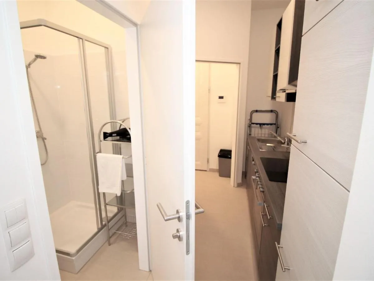 Studio Studio Meidling By Interhome Viena 0*,  Áustria