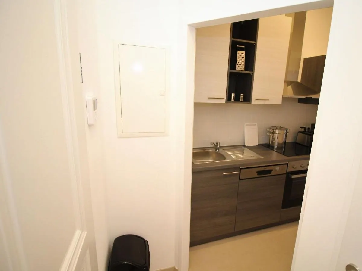 Studio Studio Meidling By Interhome Viena Apartamento